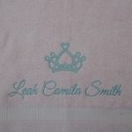 Lichtroze handdoek Leah Camila Smith