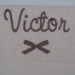 Detail - Victor met strik
